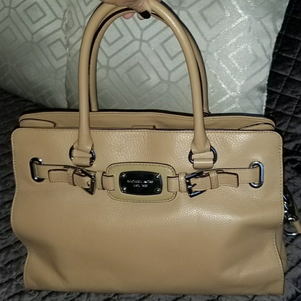 Only for @jennaoliver825 MKTaupe Lg Hamilton